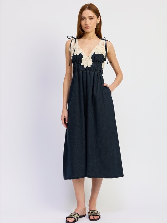 En Saison Dresses & Skirts - En Saison Natalia Crochet Trim Tie Shoulder Midi Dress Vintage Indigo Size Small